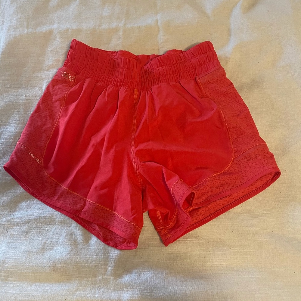 Lululemon Hotty Hot Short High Rise 4”